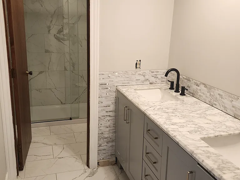 318 Old Spring Ct — Photo 14