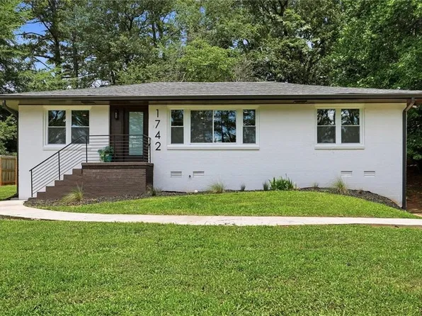 1742 Constitution Rd, Atlanta, GA 30316