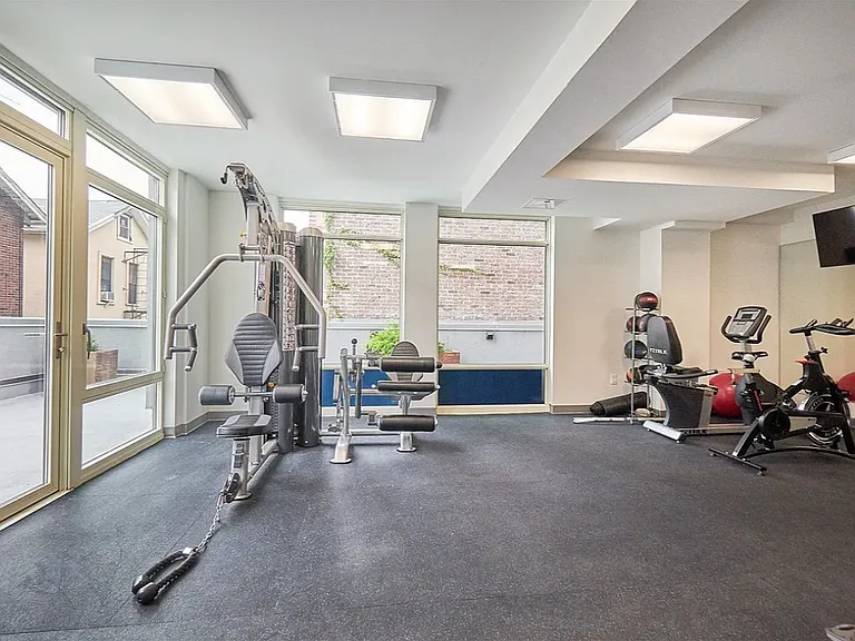 3440 Guider Ave #2E — Photo 10