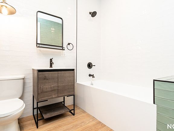 5th image of 255 18th St #125