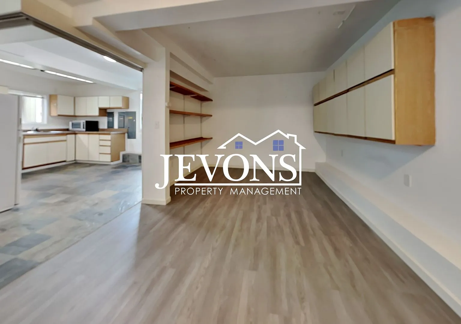 $300 Move-In Special! Pet-Friendly Ground-Floor 1BD/1BA Near Manitou Park Parking & Washer/Dryer ... — Photo 3