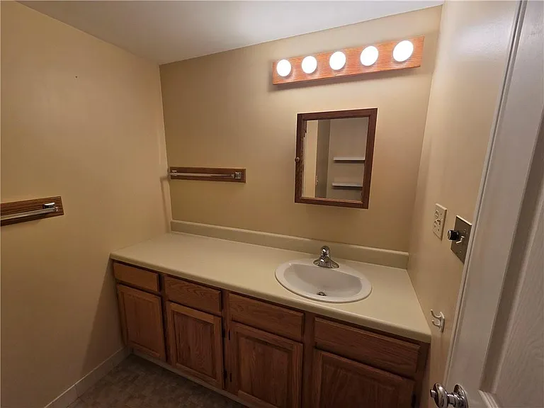 1800 Douglas Ave #327 — Photo 17