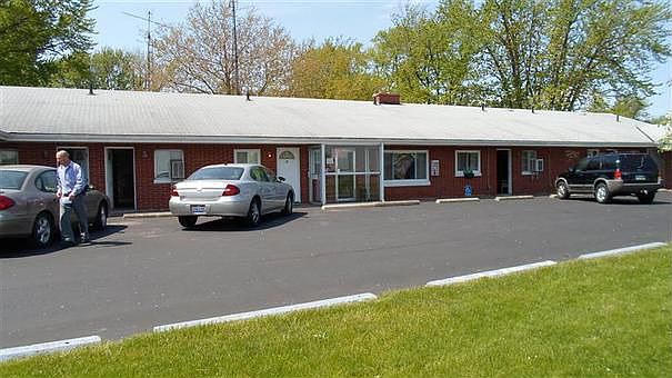 1st image of 1303 E Bayview Dr