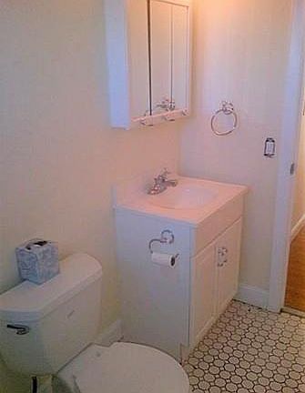 3rd image of 11 Woodbine St APT 6