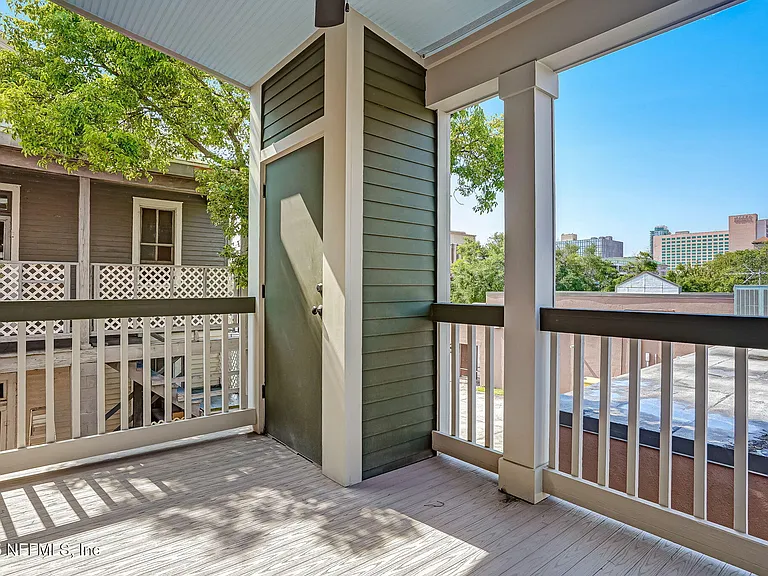 122 E Duval St — Photo 19