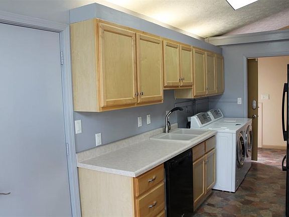2nd image of 3302 S Saint Joseph St