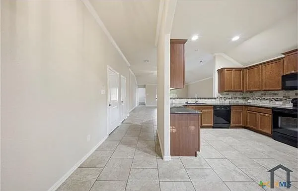 728 Olaf Dr — Photo 6
