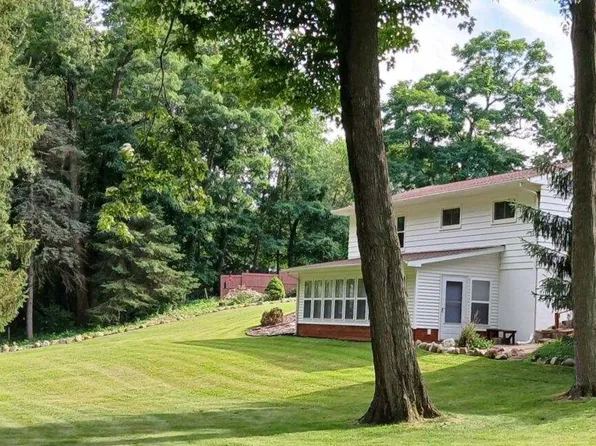 457 Hardwood Dr, Coldwater, MI 49036