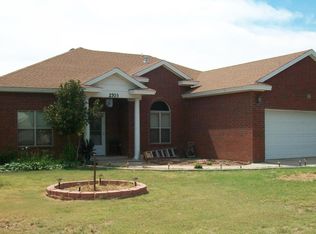 2703 Holliday St, Plainview, TX 79072