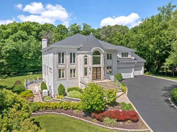 1002 S Butternut Cir, Frankfort, IL 60423