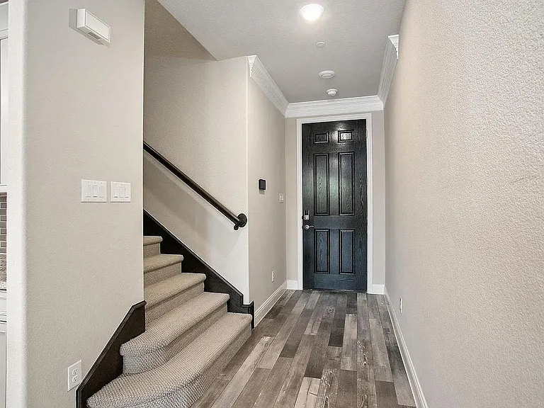5529 Liberty Dr — Photo 4