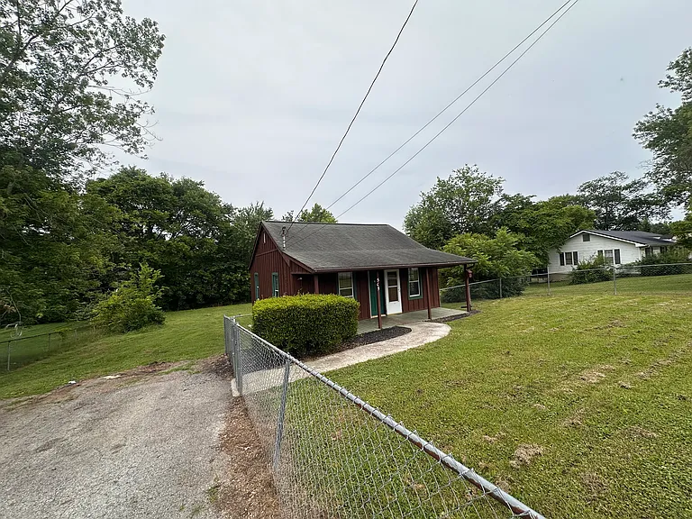 505 Glendale Ave — Photo 3