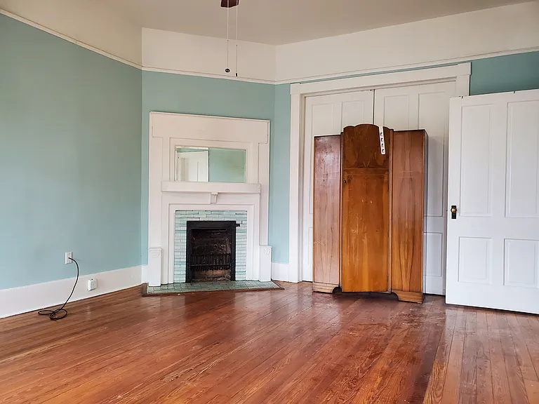 2219 Whitaker St — Photo 7