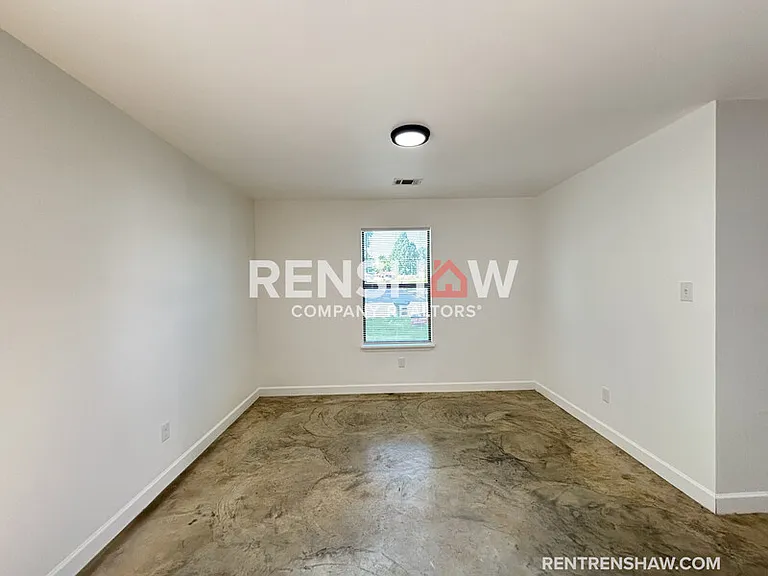 315 Glencoe Rd — Photo 3