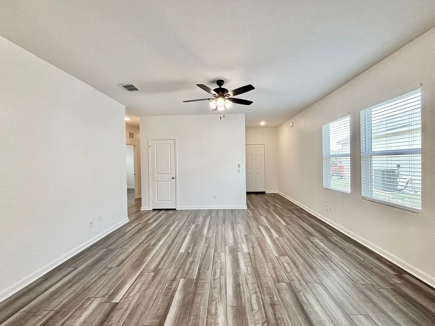 Beautiful 1-Story Home! — Photo 2