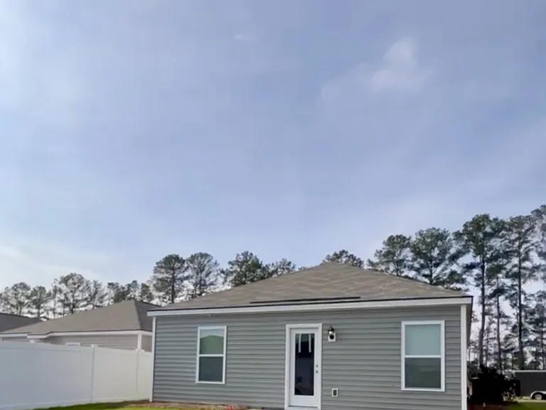 184 Lakeside Dr — Photo 3