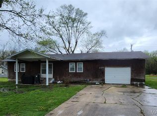 220 S Marion St, Centralia, IL 62801