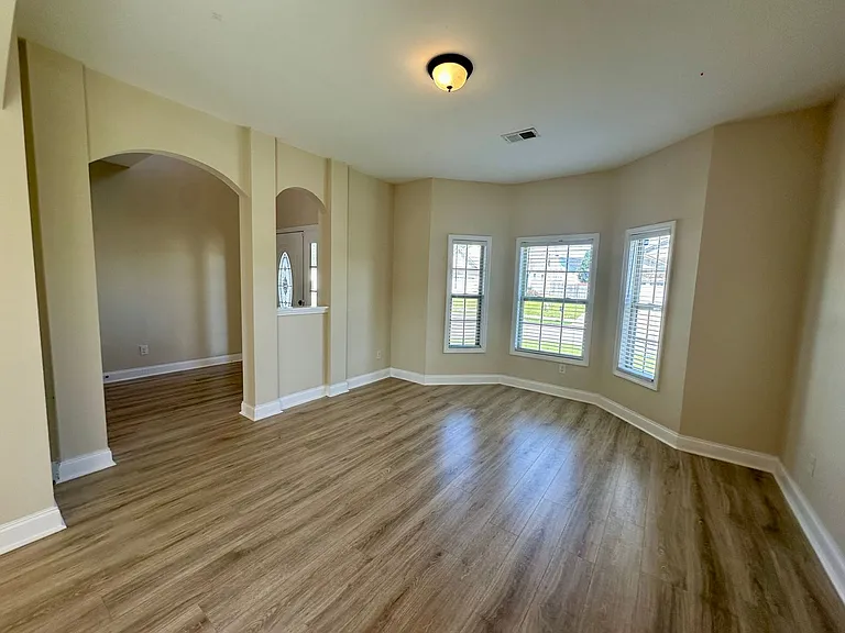 2712 Magnum Dr — Photo 2