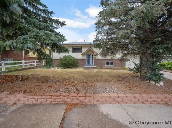 808 Gardenia Dr, Cheyenne, WY 82009