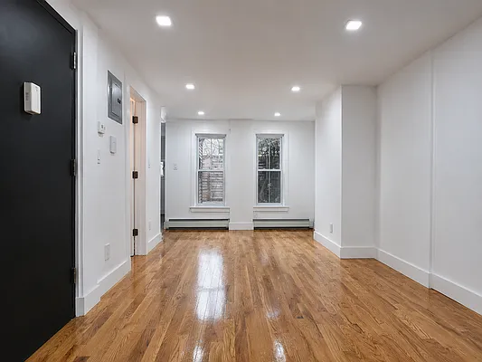 Living room, photo 1
