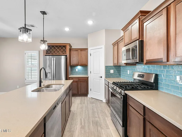 10013 Hueco Junction Rd — Photo 25