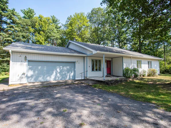 4 Northwood Ave, Peru, NY 12972