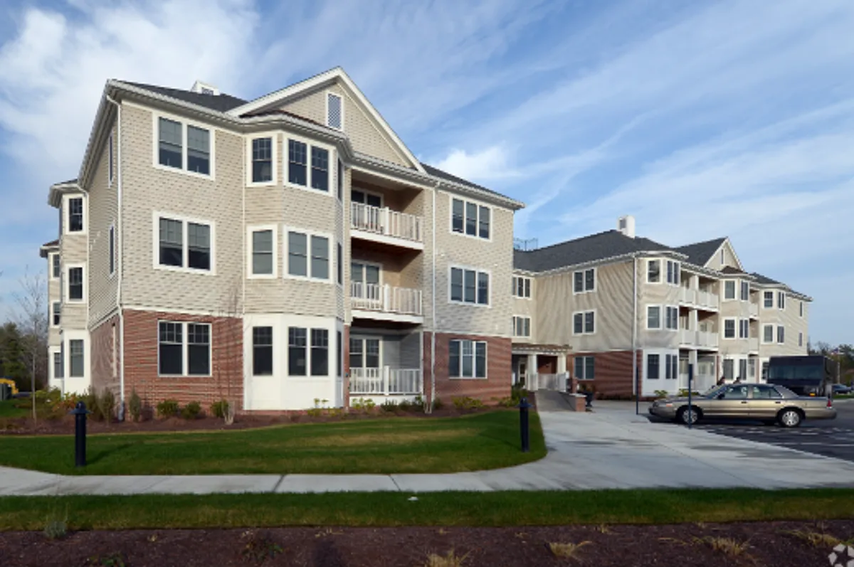 Building Photo - Edgewater Apartments