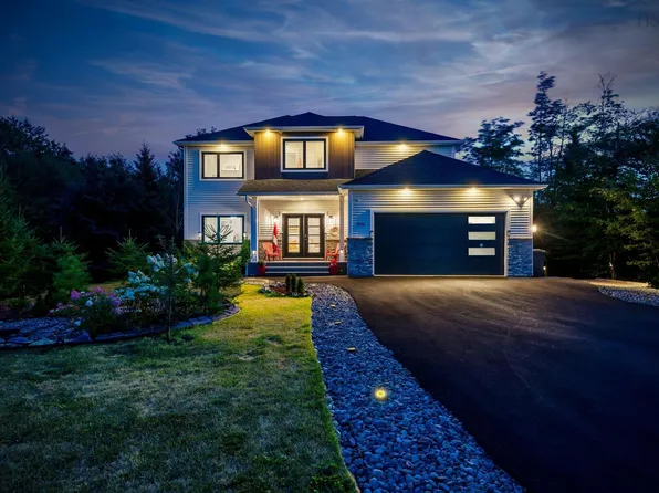 456 Magenta Dr, Middle Sackville, NS B4E 0M7