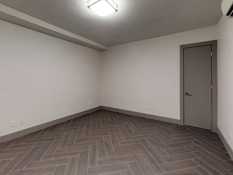 523 Willoughby Ave #1 — Photo 7