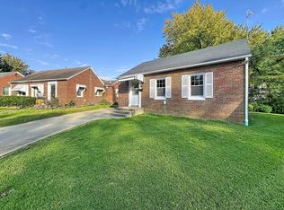 1204 29th Avenue Ct, Moline, IL 61265