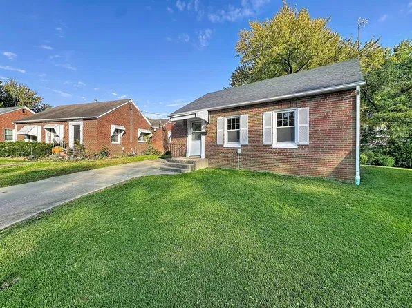 1204 29th Avenue Ct, Moline, IL 61265