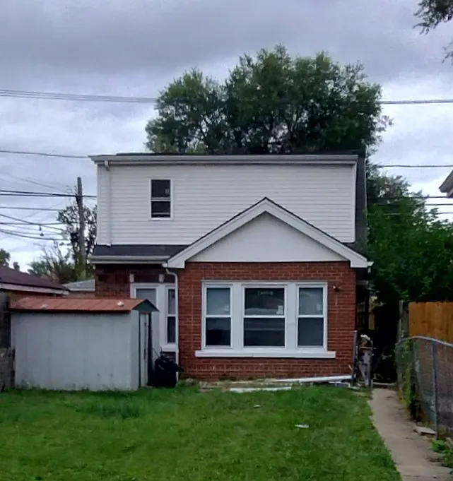 316 E 107th St photo 1