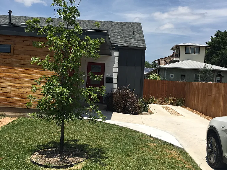 914 Morrow St — Photo 2