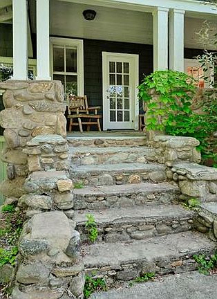 3rd image of 39 Huckleberry Ln