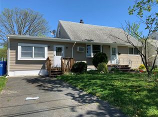 41 Reynolds St, Iselin, NJ 08830