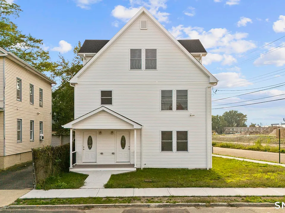 131 Columbia St #1