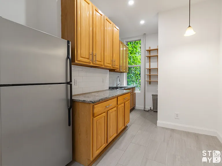 102 N 7th St #1L — Photo 4