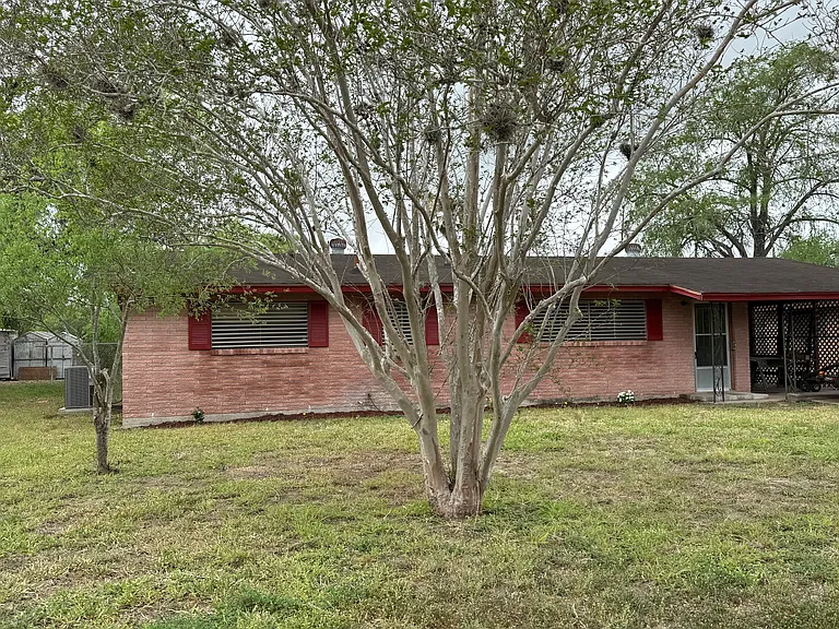 607 W Miller St — Photo 1