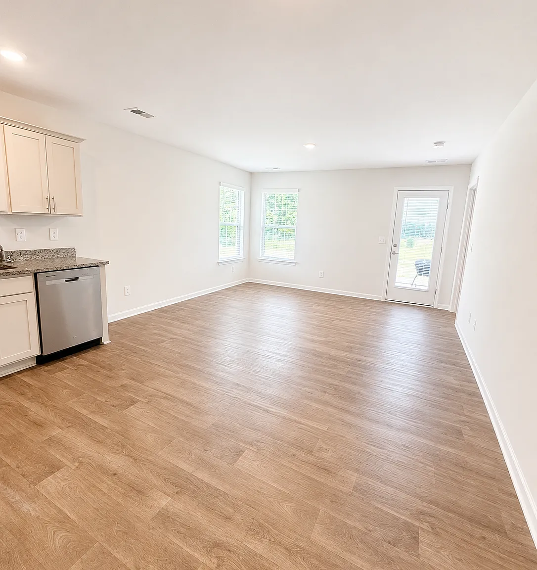 3 bed, 1183 sqft, $1,600 — Photo 3