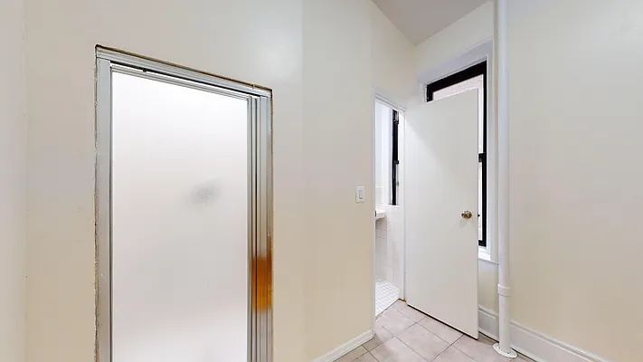 Rented by Bond New York | media 9