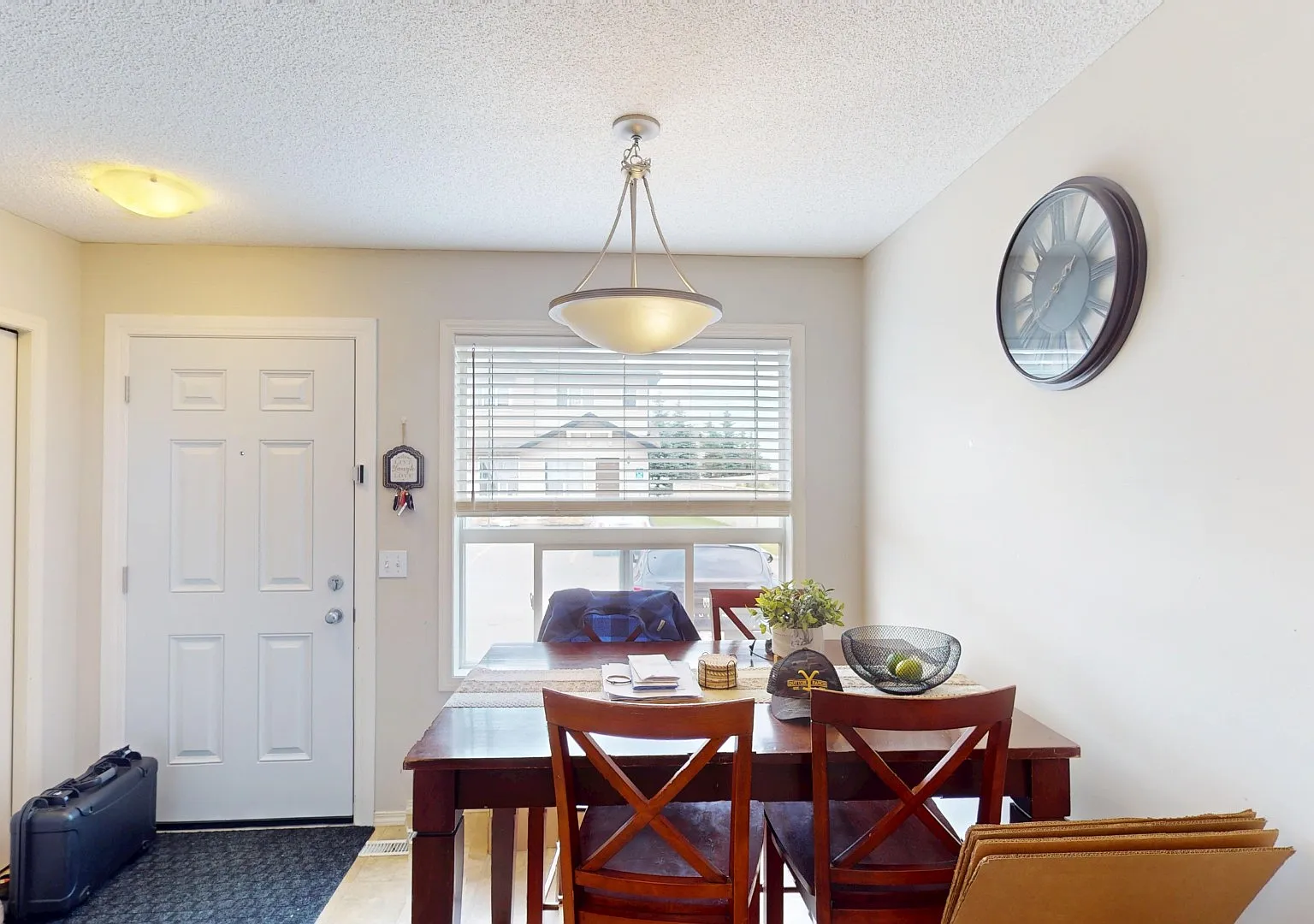 87 Saddlebrook Point Northeast — Photo 2