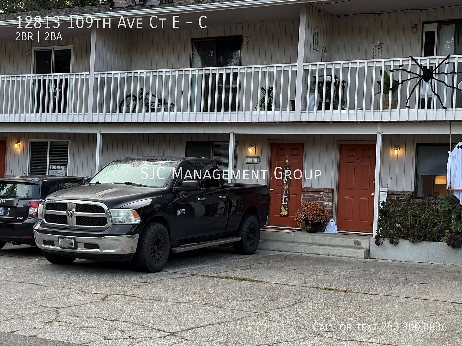 Freshly Updated 2 bedroom South hill Townhome — Photo 2