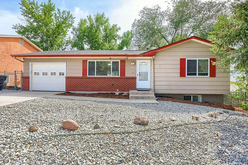 403 Elmwood Dr