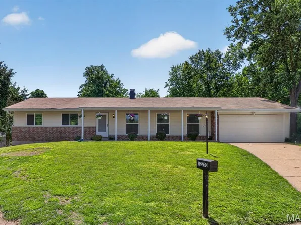 12700 Karenway Ct, Saint Louis, MO 63146