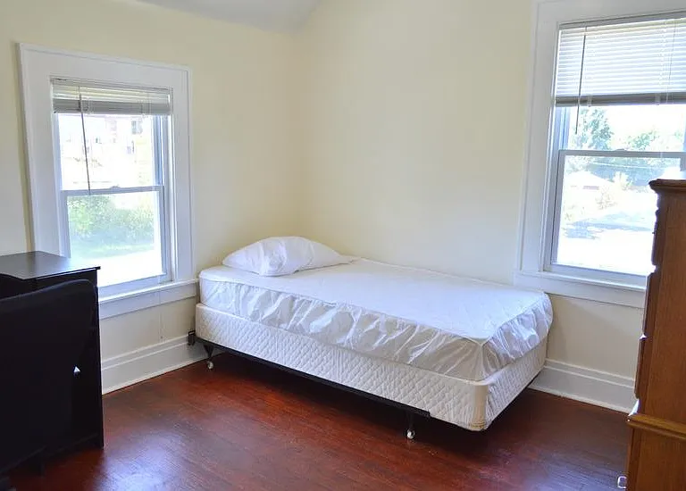 240 Lorraine Ave — Photo 21