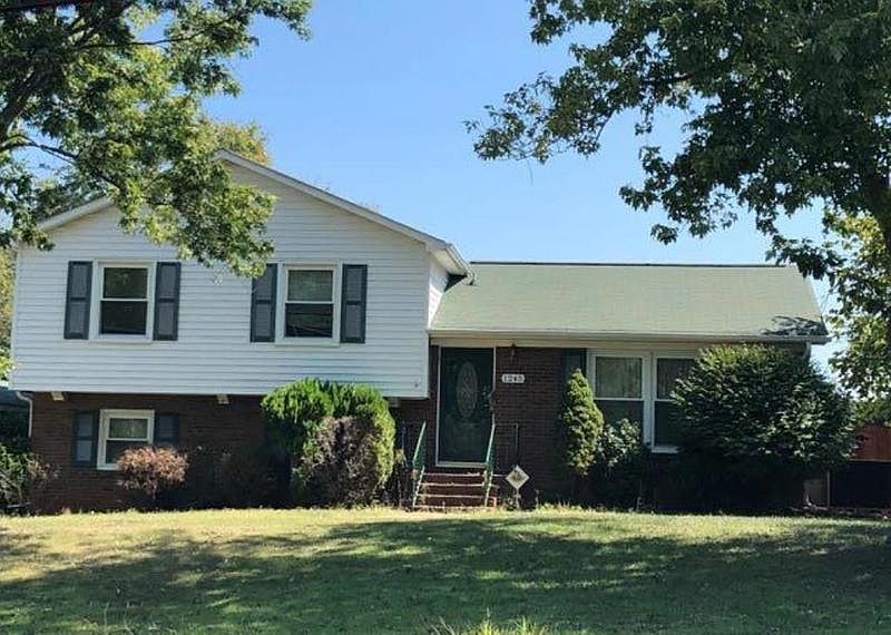 2nd image of 1245 Huntsmoor Dr