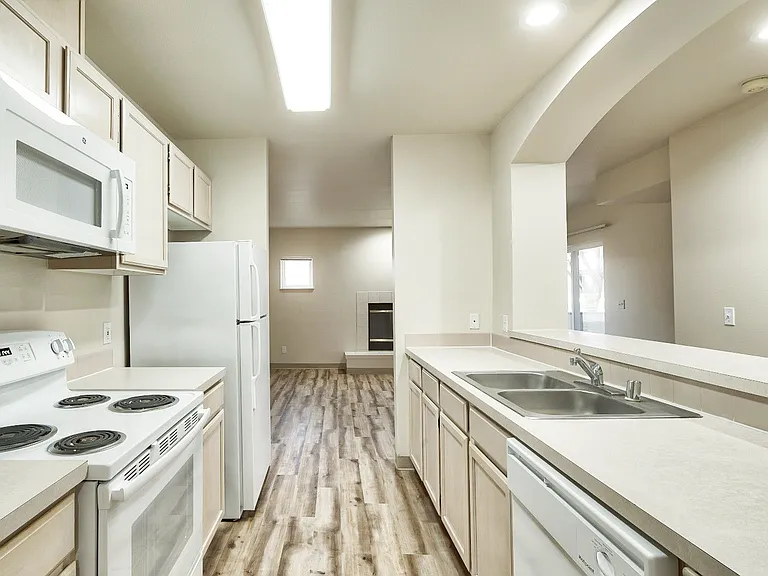 2433 George Washington Way — Photo 21