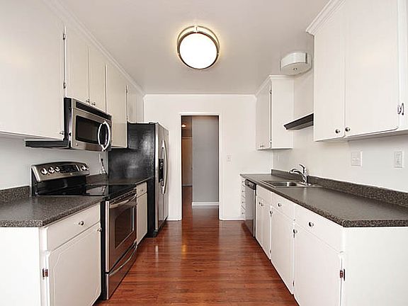4th image of 675 Towle Way