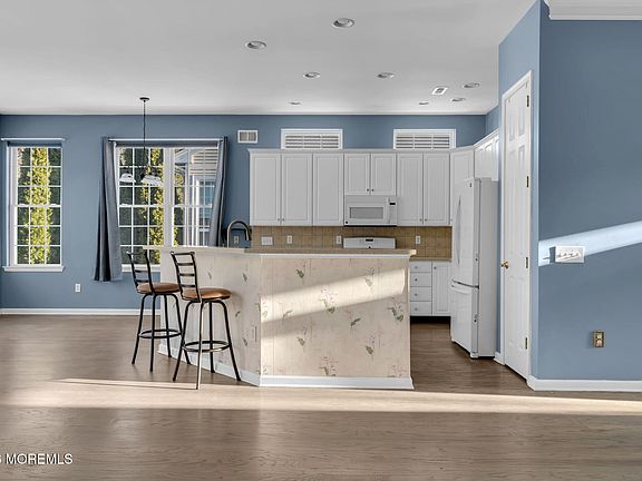 2nd image of 79 Oakmont Lane