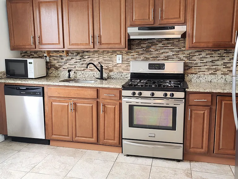 375 Union St #2 — Photo 11